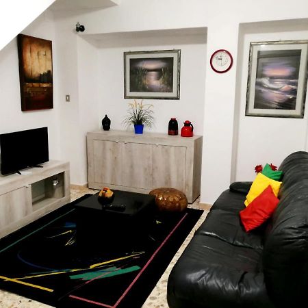 Casa Viro Apartment ปิสติชชี ภายนอก รูปภาพ